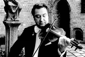 Mirė smuikininkas virtuozas, dirigentas, maestro Virgilijaus Noreikos brolis Eugenijus Paulauskas 