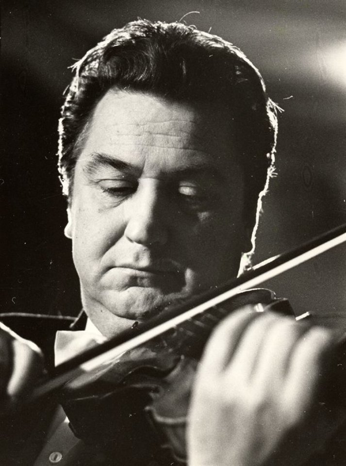  E.Paulauskas buvo ir lieka vienuas žymiausių Lietuvos smuikininkų.