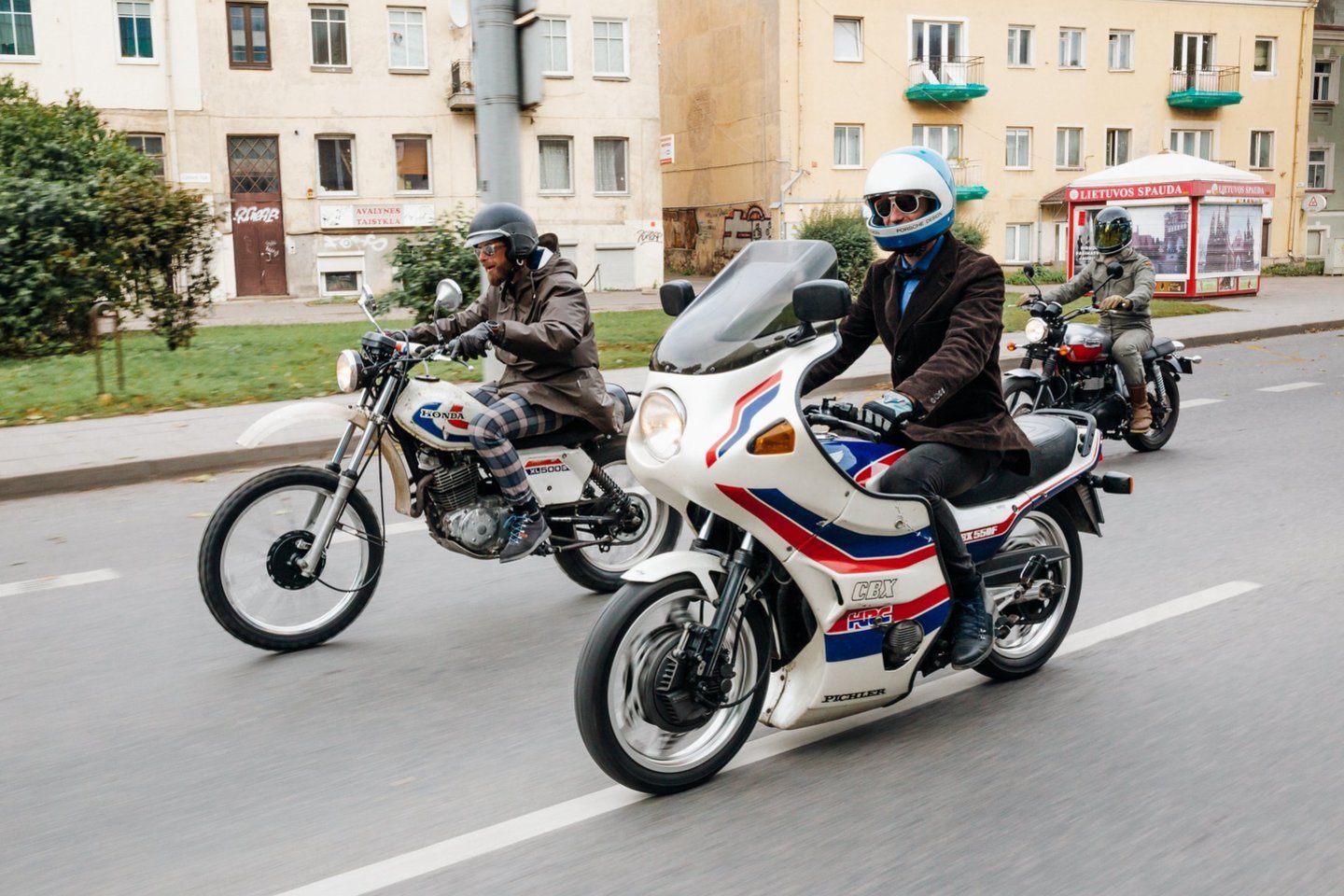  „Distinguished Gentelman’s Ride“ labdaringo motociklininkų važiavimo akimirkos.<br> A. Kirsnytės nuotr.
