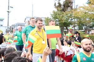 Tojohašis parolimpiečius pasitiko „Lietuva brangi“ akordais