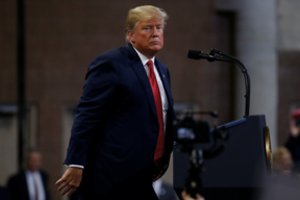 D. Trumpas pareiškė, kad protestuotojus prieš B. Kavanaugh paskyrimą finansavo G. Sorosas