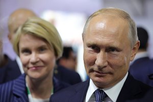 Sandorį sudaręs V. Putinas džiaugiasi – už grėsmingas sistemas Rusija susižers milijardus