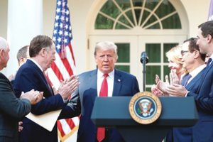 Kitokį D. Trumpą pažinęs rašytojas – apie katastrofiškas klaidas ir Melanios įtaką