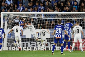 Sensacija Vitorijoje: „Alaves“ įvarčiu paskutinę akimirką įveikė Madrido „Real“