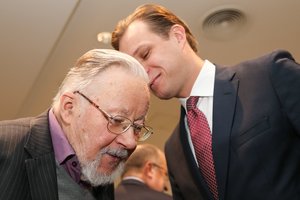 Konservatorių metamorfozės: kaip kostiumuoti ponaičiai žengs į provinciją