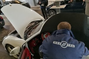 Nusipirktų automobilių įregistruoti negali šimtai vairuotojų: kaip neįkliūti