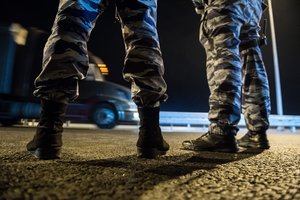 Rusijoje policija surengė paaugliams tikrą egzekuciją – tėvai šaukiasi teisybės