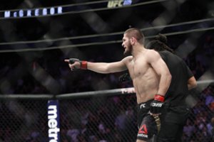 Prabilo Habibo Nurmagomedovo tėvas: „Jie įžeidinėjo mūsų vertybes“