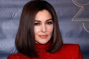 54-erių sekso simboliu vadinama Monica Bellucci išdavė jaunystės paslaptį