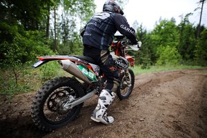 Kaip motociklininkai orientuojasi bekelės varžybose? Jiems tenka dvigubas iššūkis