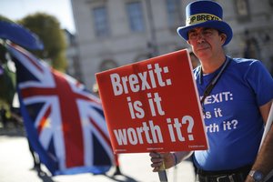 Londonas ir Dublinas užsimena, kad „Brexit“ derybos gali užsitęsti iki lapkričio