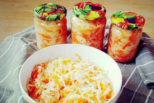 Kopūstų mišrainė žiemai: tokia skani, kad greitai nelieka