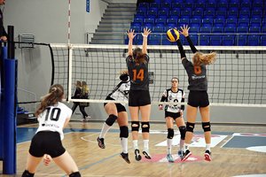 Atsinaujinusiame Lietuvos moterų tinklinio čempionate – aštuonios komandos