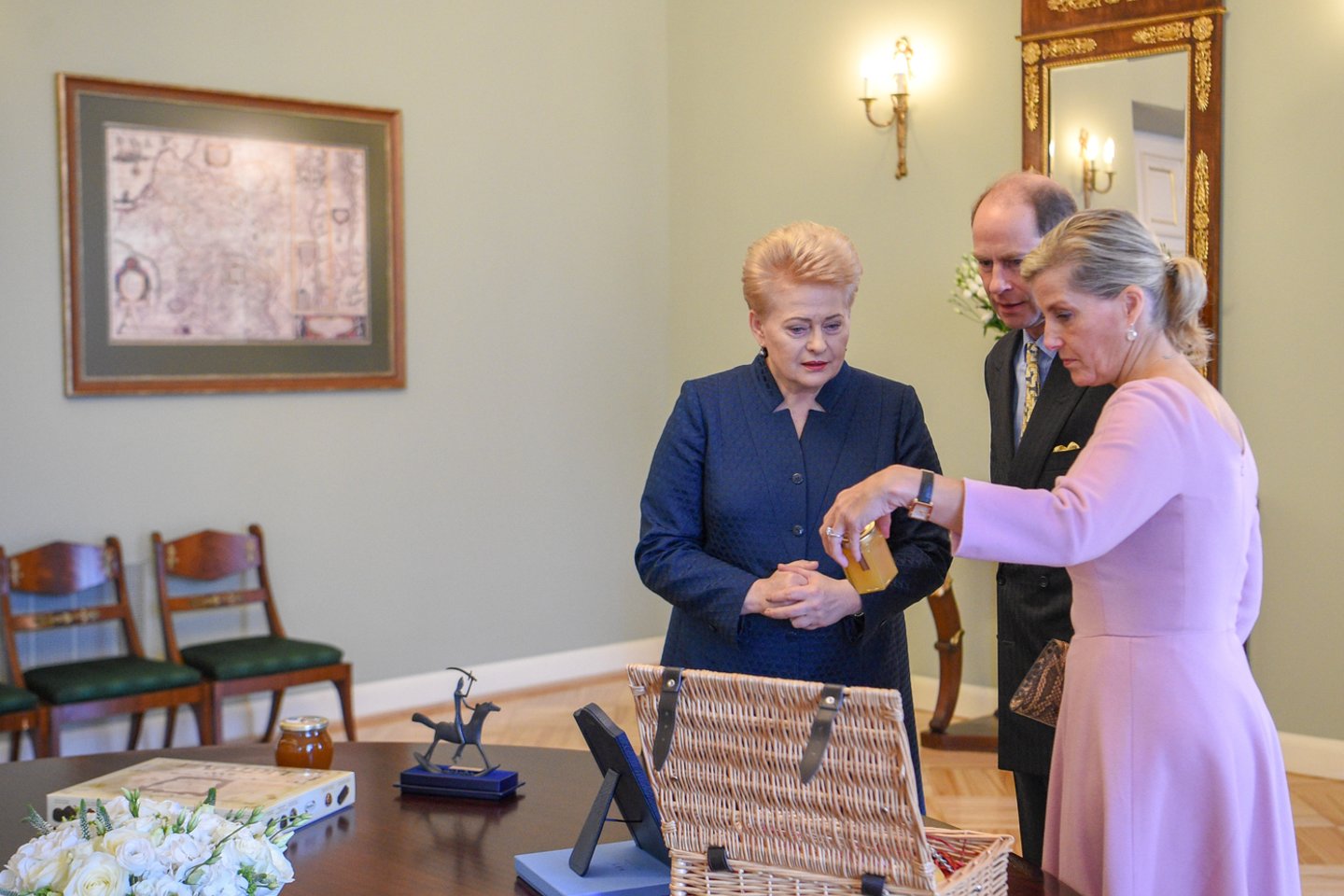 Prezidentė susitinka su Jungtinės Karalystės Princu Edvardu, Vesekso grafu, ir Vesekso grafiene Sofija.<br>Lietuvos Respublikos Prezidento kanceliarijos/Roberto Dačkaus nuotr.