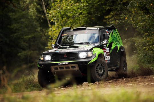 Sportiniai ir kasdieniniai visureigiai: skirtumų daugiau nei matoma išorėje