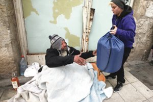 Valdžia surado naują priešą: užsimojo įstatymais kovoti su valkatomis