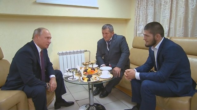 Vladimiras Putinas susitiko su UFC nugalėtoju ir perdavė svarbią žinutę