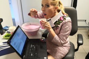 Rūta Mikelkevičiūtė paviešino netikėtą asmenukę iš darbo ir sulaukė liaupsių