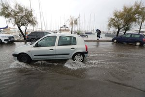 Per staigius potvynius pietų Prancūzijoje žuvo du žmonės