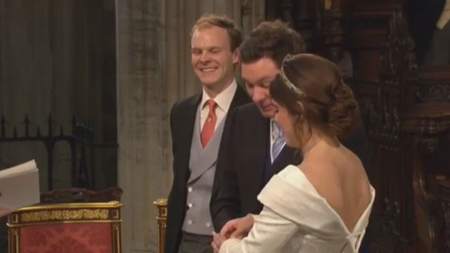 Karališkosiose vestuvėse – kuriozas: princesės jaunikiui teko raudonuoti