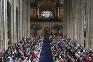 Tarp šimtų svečių karališkose vestuvėse trūko svarbaus šeimos nario