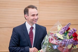 Informaciją slepiantis Rokas Masiulis remiamas prie sienos