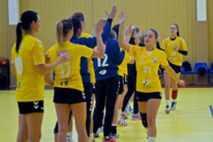 Vilniaus moterų rankinio klubų derbyje – sunki „Eglės-SM Tauro“ pergalė