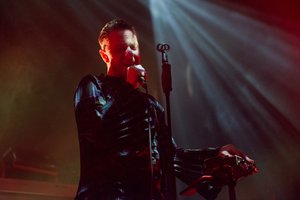 Sena meilė nerūdija: lietuvius jau devintą sykį šokdino garsūs islandai „Gus Gus“