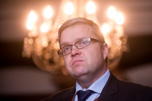 V. Vasiliauskas apie bankų skandalus: uždraudę viską, liktume prie suskilusios geldos 