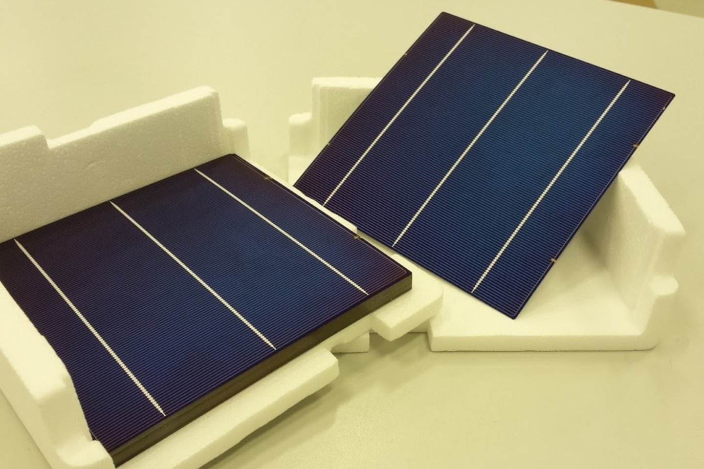  Saulės baterijos iš perdirbtų medžiagų.