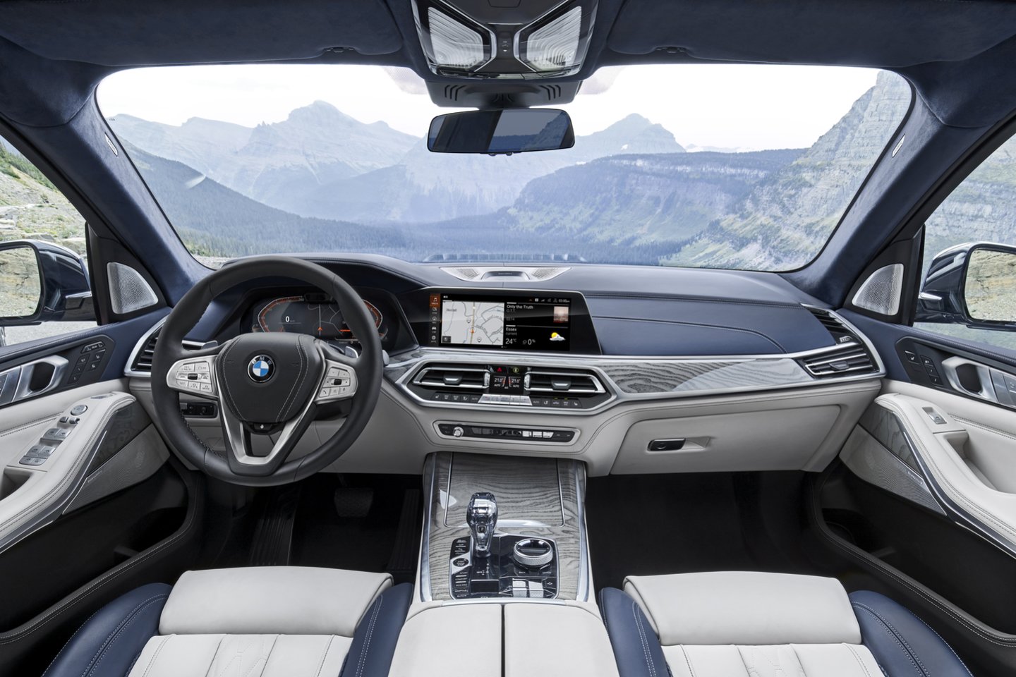  BMW X7 bus gaminamas JAV, o daugelyje pasaulio rinkų debiutuos ateinančių metų kovą.<br> Gamintojo nuotr.