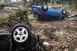 Prancūzijoje potvynių aukų padaugėjo iki 14, vieno žmogaus tebeieškoma