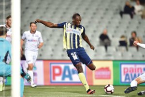 U. Bolto gyvenimo vingiai: nuo bėgimo – prie futbolo