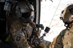 Afganistane per Talibano ataką prieš NATO koloną žuvo du civiliai afganai