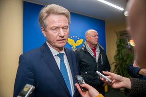 Teismas nepriėmė pakeisto prokuroro kaltinimo R. Pakso ir G. Vainausko byloje