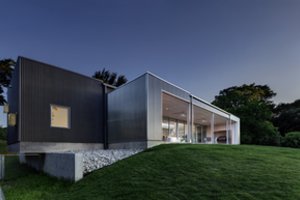 Namą pastatė iš nebrangios statybinės medžiagos –  pasiteisino su kaupu