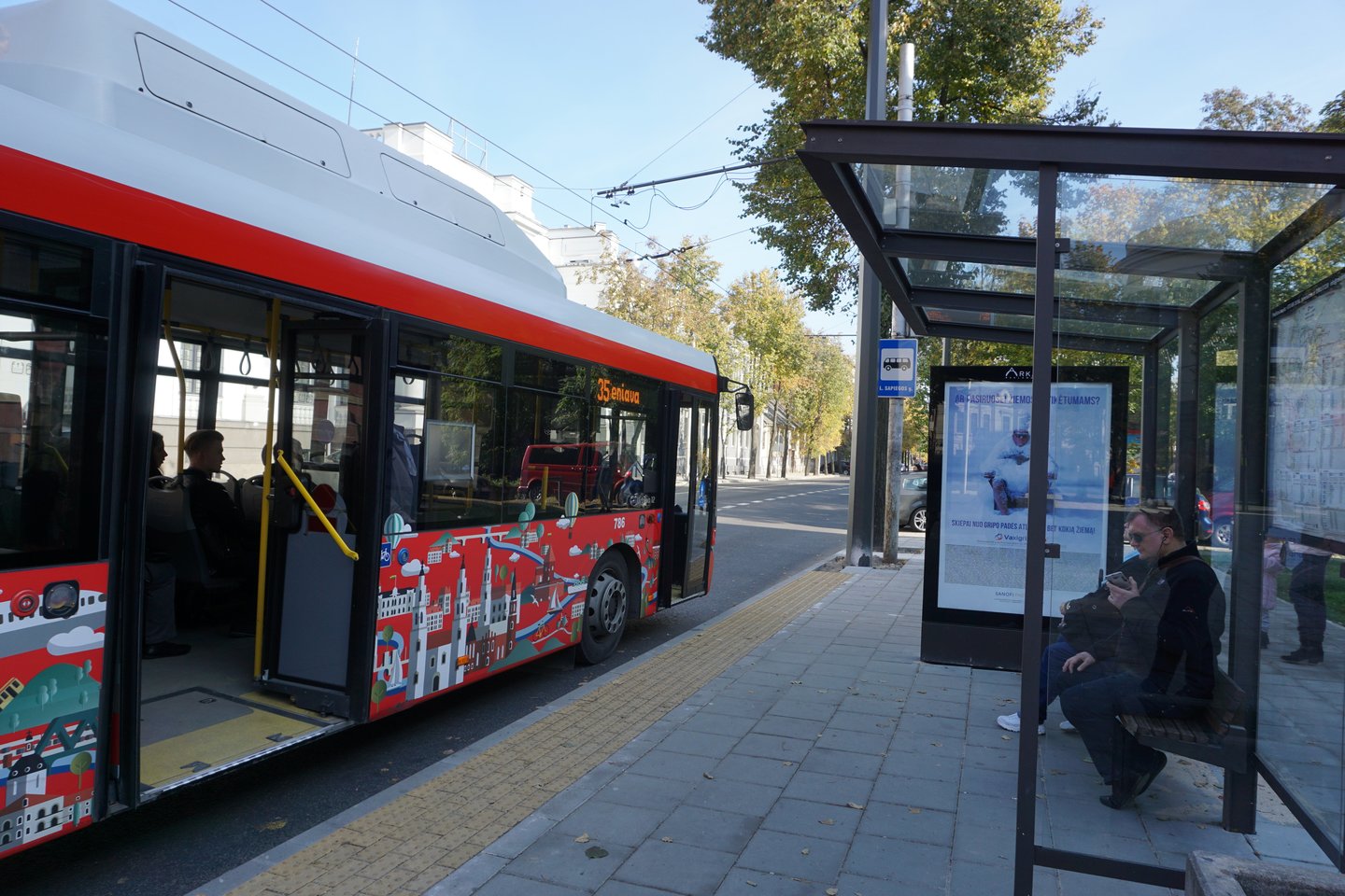  Programėlė „KVT balsas“, realiu laiku pasako, koks autobusas ar troleibusas atvažiavo.<br> „Kauno autobusai“ archyvo nuotr.