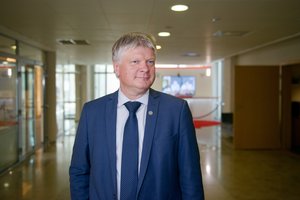 Aplinkos ministras atsigręžė į automobilių meistrus: „Banano ir bizūno santykis kažkokioj vietoj turi suveikti“