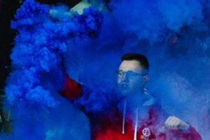 Alytaus policija prašo atsiliepti deglą stadione įžiebusį futbolo aistruolį