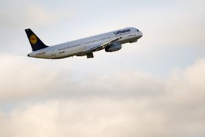 Per stiprią turbulenciją sužeista 15 į Buenos Aires skridusio lėktuvo keleivių 