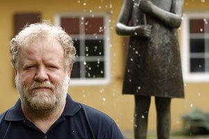 Mirė garsus Lietuvos skulptorius Romualdas Kvintas 