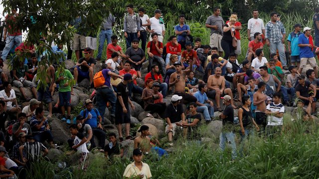 Prie Gvatemalos ir Meksikos sienos sustabdyta migrantų minia