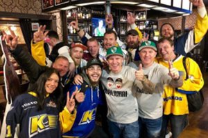 Broliai Maciai Rygą drebina „Žalgirio manija“ – neatsilaikė ir būsimas Latvijos premjeras