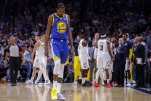 NBA čempionai suklupo: galingas ispano blokas išplėšė pergalę „Nuggets“ komandai