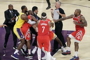 NBA nubaudė muštynių dalyvius: sulaukė diskvalifikacijų ir teks paploninti pinigines