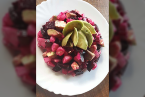 Burokėlių mišrainė su avokadais tapo namų virtuvės topu