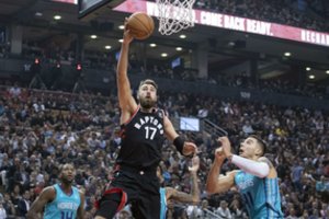 Toronte – geriausios J. Valančiūno sezono rungtynės ir „Raptors“ pergalė