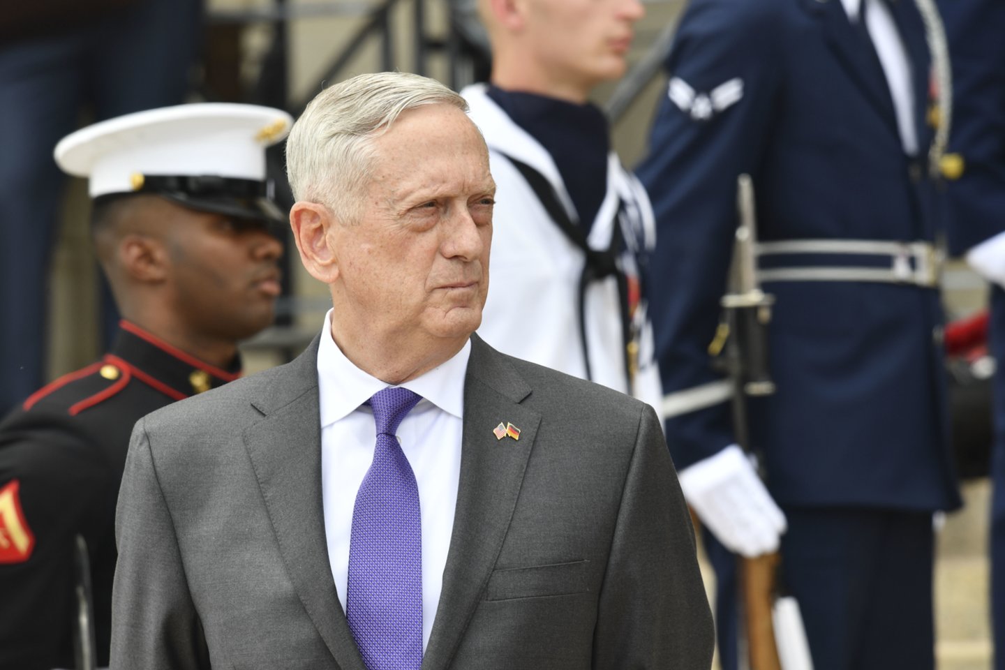  JAV gynybos sekretorius Jamesas Mattisas sutinka su JAV prezidentu Donaldu Trumpu, kad Vašingtonui būtina pasitraukti iš Vidutinio nuotolio branduolinių pajėgų sutarties<br>AFP/Scanpix nuotr.