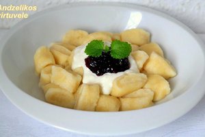 Virti bananiniai varškėčiai. Pusryčiai, kurie pradžiugins ir didelius, ir mažus