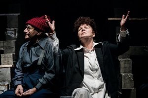 Žemaitės „Marčios“ sugrįžimas su šiaudais, šakėmis, nėriniais ir Jono tėvo treningu